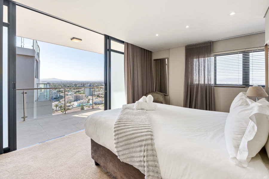 4 Bedroom Property for Sale in Bloubergstrand Western Cape